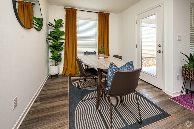 3BR, 3BA - 1,242SF - Dining Room