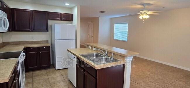 Photo - 13479 Applerose Ln Unidad 30