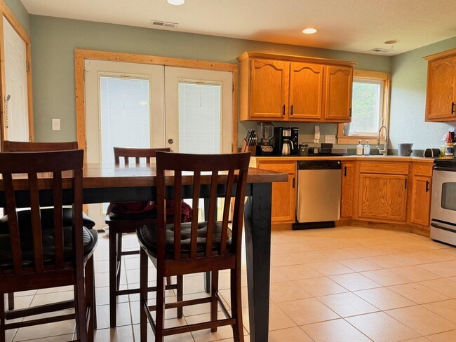 Photo - 203 Breton Rdg Rd
