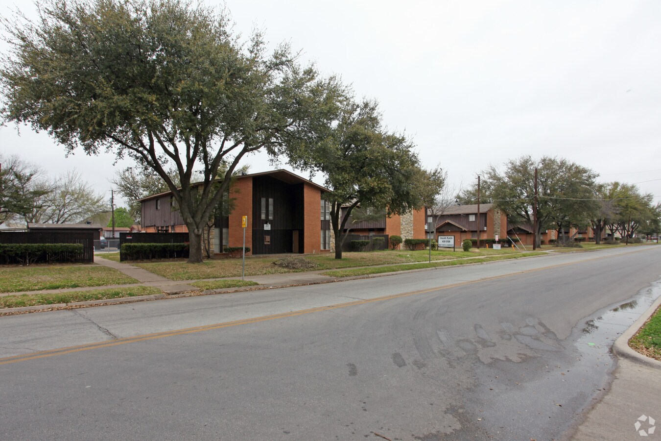 Calais Plaza - Calais Plaza