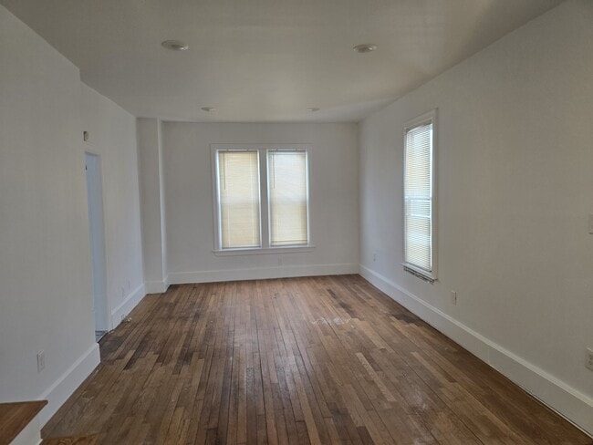 Photo - 633 Westminster St