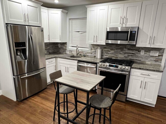 Photo - 2556 Main St Unit 2 BR, 1 Bath