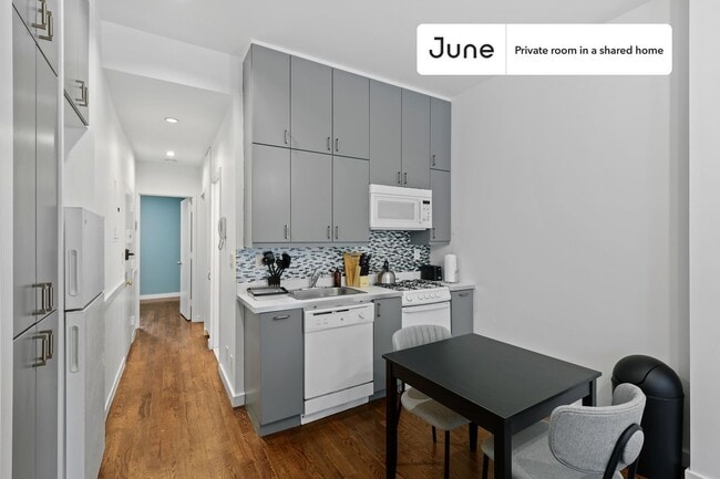 Room in Shared 3 bed/1 bath home in Upper East Side