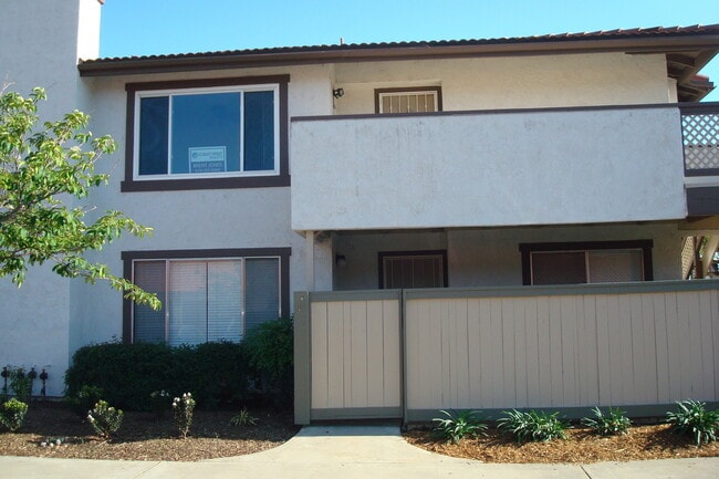 Building Photo - 3 bedroom 2 bath in great neighborhood in ... Rental