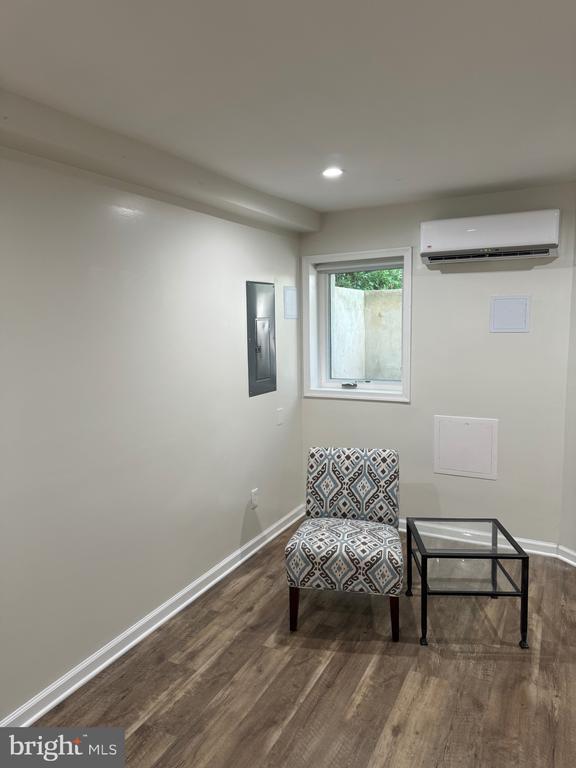 Photo - 1625 First St NE