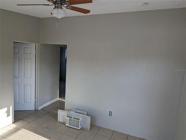 Photo - 2000 Queensboro Ave S