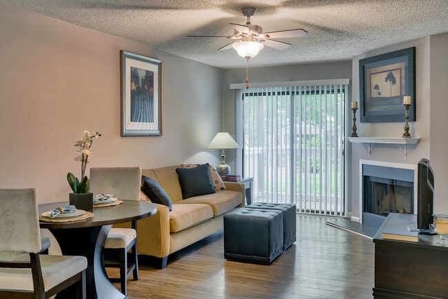 Building Photo - Woodberry