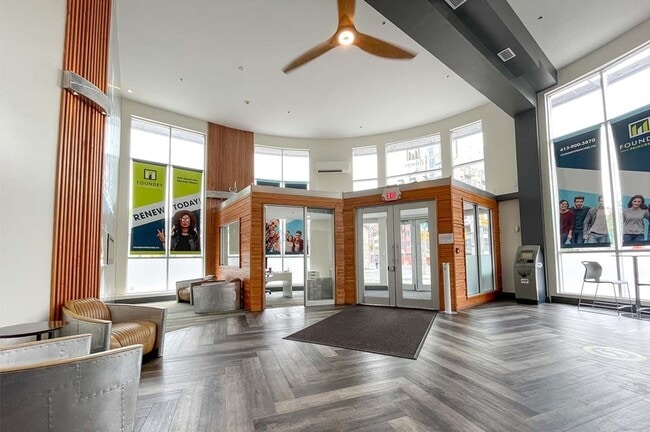 Lobby & Leasing Office - Foundry Princess