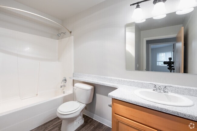 1BD, 1BA - 663SF