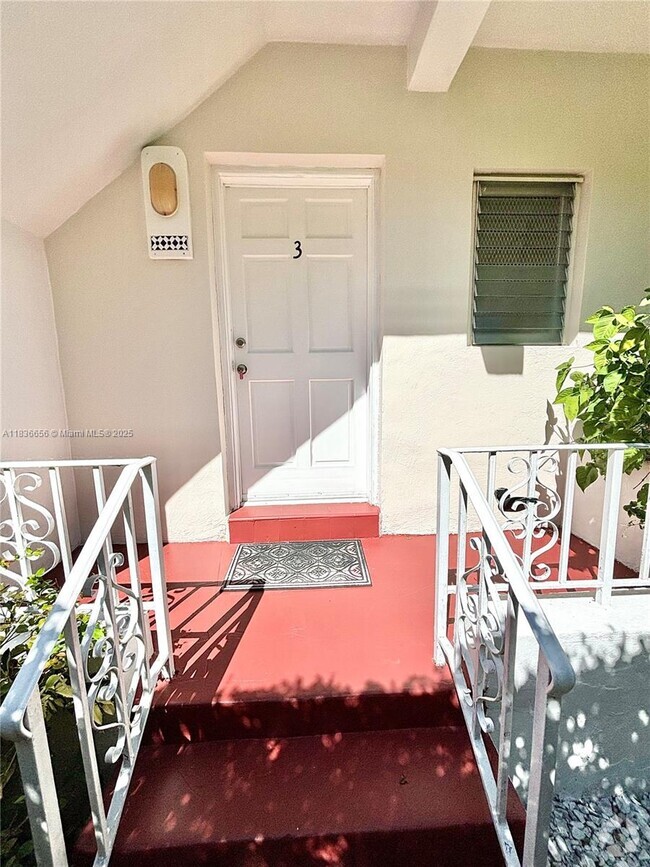 Building Photo - 42 Majorca Ave Unit 3 Rental