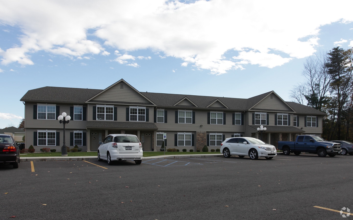 Victoria Gardens II - Victoria Gardens II Apartments