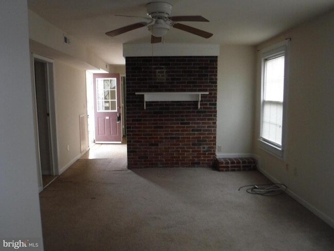 Photo - 153 S Main St