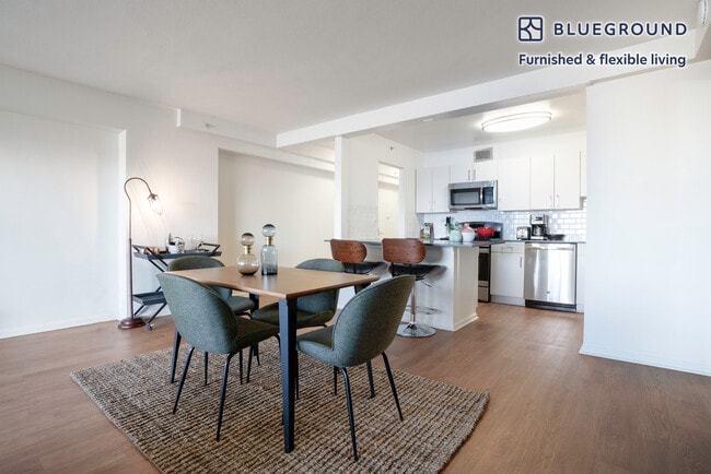 Photo - 10 Emerson Pl Unit FL9-ID54