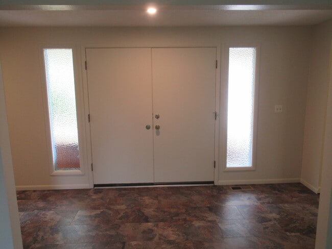 Photo - Great Three Bedroom Close to Schools!