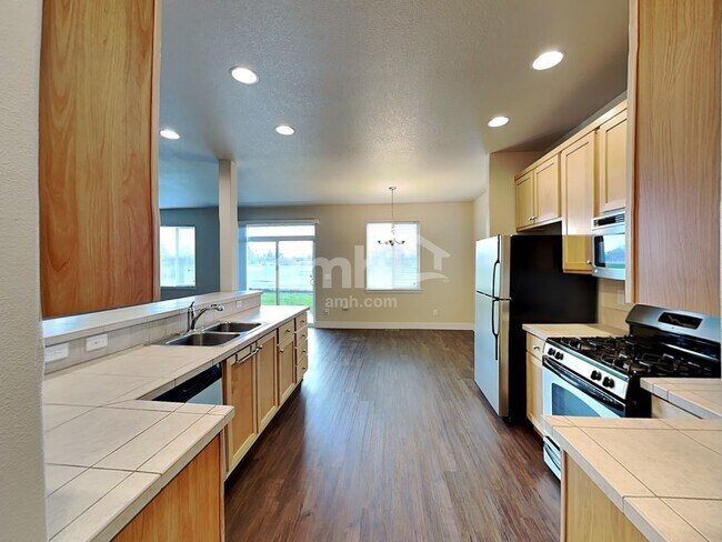 Photo - 1378 Alpine Lakes St SE