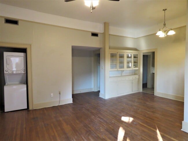 Photo - 511 E 7th St Unidad C