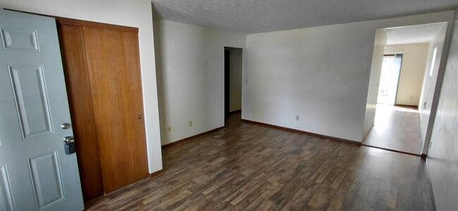 Photo - 2585-2587 Four Seasons Dr Unit 2585