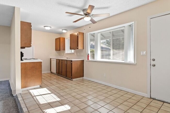 Photo - Spacious 2 Bed 1 Bath In Quiet Community