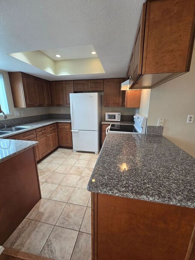 Photo - Spacious 2BD/2.5BA Town Home near Universi...
