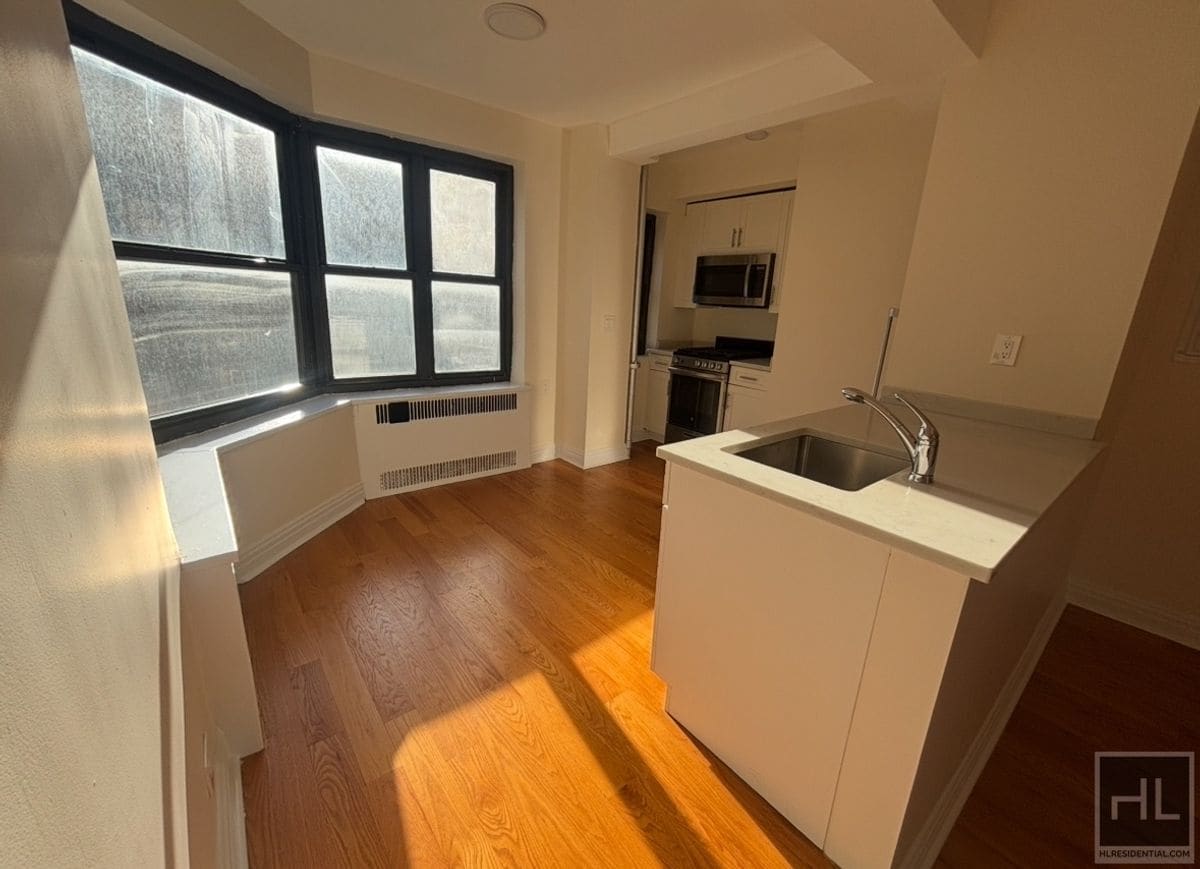 Photo - EAST 56 STREET Unidad 11F