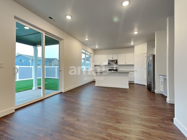 Photo - 7742 Brenden St SW