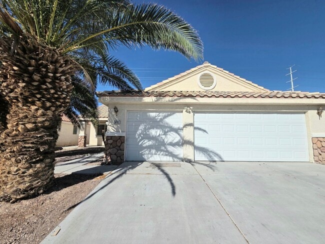 Building Photo - Charming & Spacious Las Vegas Home with Prime Location and Endless Potential