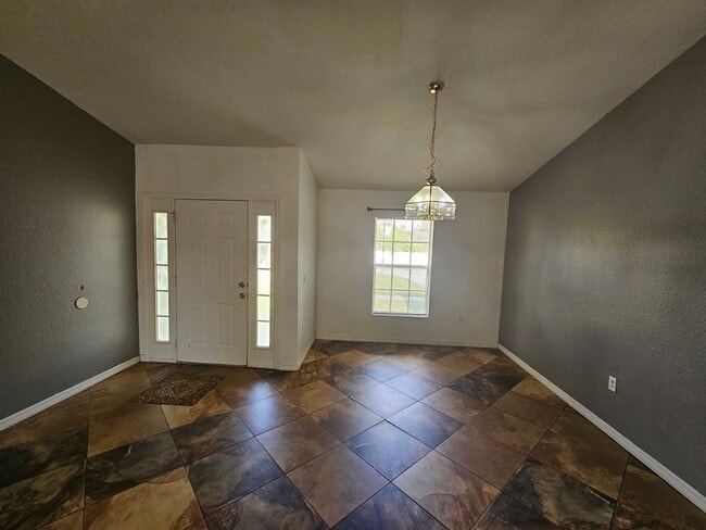Photo - BEAUTIFUL 3 BED / 2 / BATH /2 CAR GARAGE (...