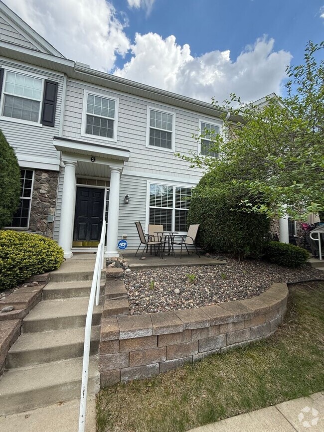 Building Photo - 1577 Legacy Pkwy E Unit #2 Rental