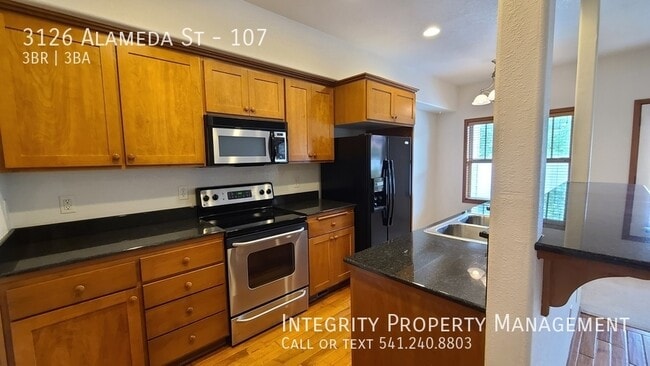 Photo - 3126 Alameda St