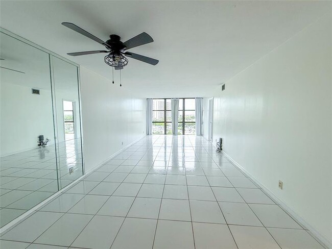 Photo - 800 Parkview Dr Unit 903
