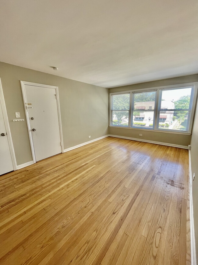 Building Photo - 9126 keating ave Unit 2A