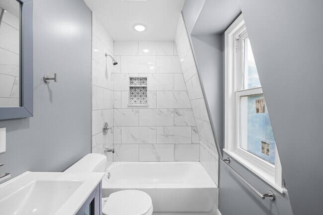 Photo - 376 Forrest St Unit 3