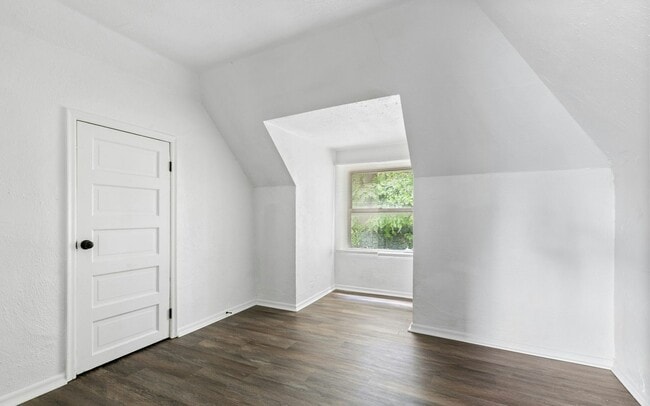 Photo - 3019 Union Blvd