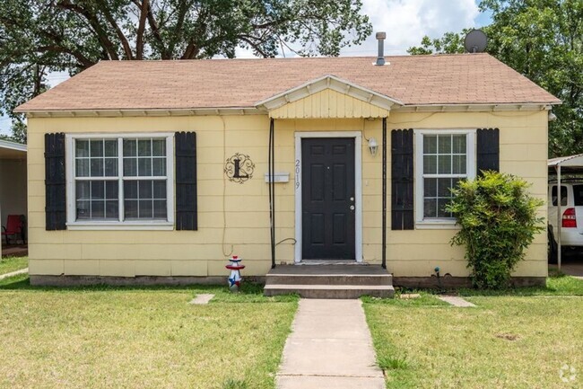 Building Photo - Cute 3 Bedroom 2 Bath Home!