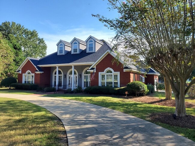 Photo - 107 Edinburgh Way