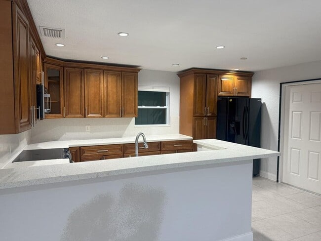 Building Photo - 1240 W 26th St Rental