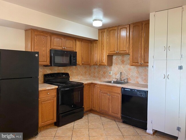 12909 Chathlake Ln