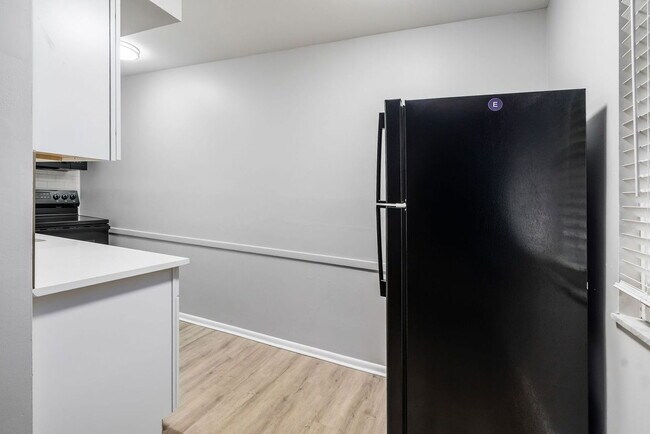 Photo - 558 Riverview Dr Unit H