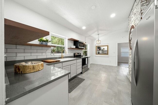 Photo - 629 SE 29th Terrace
