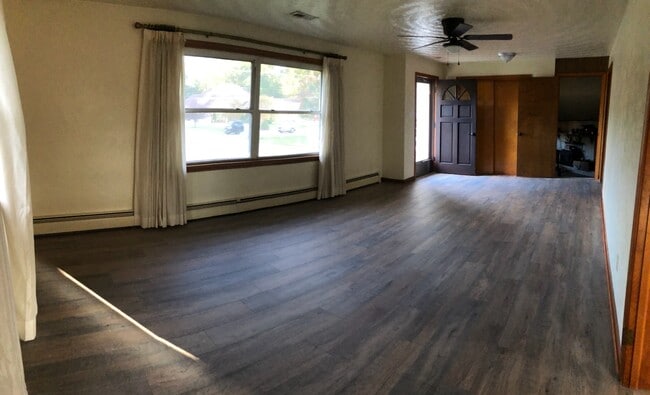 Photo - 1048 Hillwell Rd Unit House