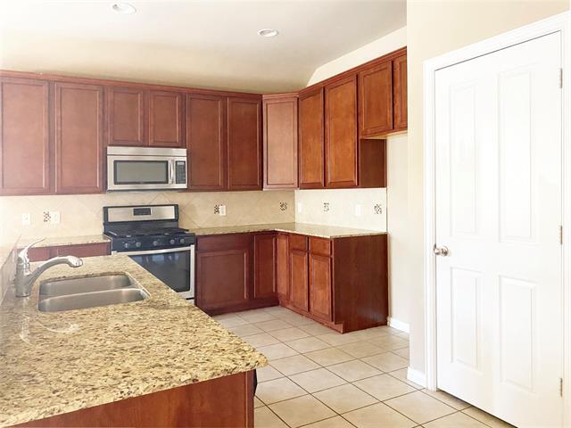 Photo - 2108 Willow Creek Dr