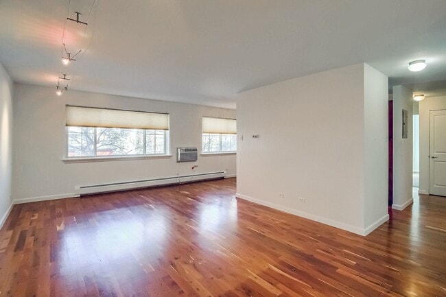 Photo - 1332 N Williams St