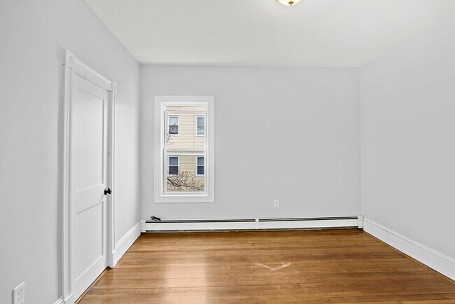 Building Photo - 84 Fellsway E Unit 2 Rental