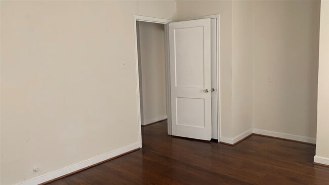 Photo - 4420 Roseland St Unidad 05