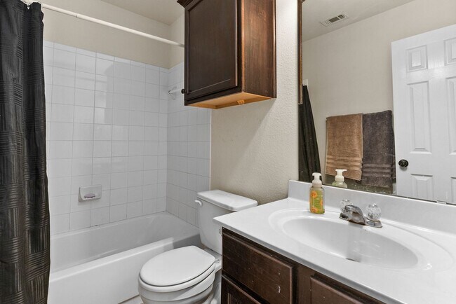 Photo - 5400 Birmingham Cir