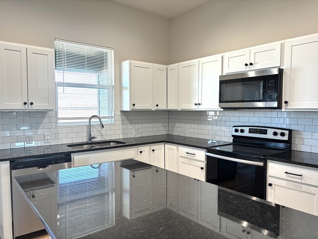 Photo - 1928 E Village Estates Dr