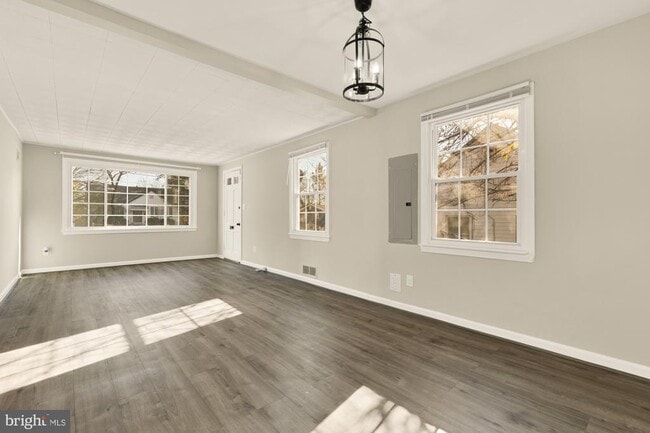 Photo - 3024 Wayne Rd