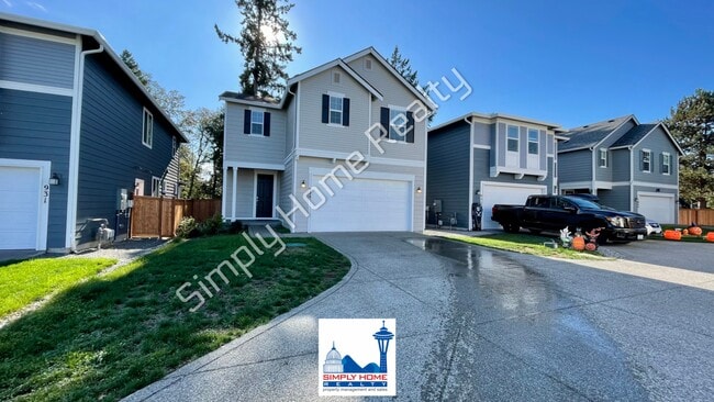 Building Photo - Step into the luxurious comfort of your dream home!