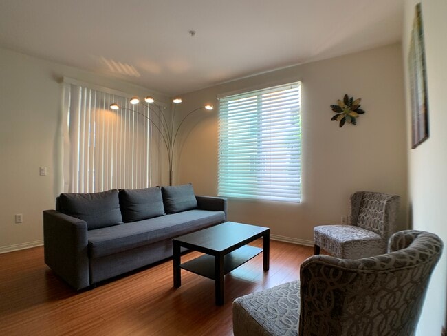 Building Photo - 12664 Chapman Ave Rental