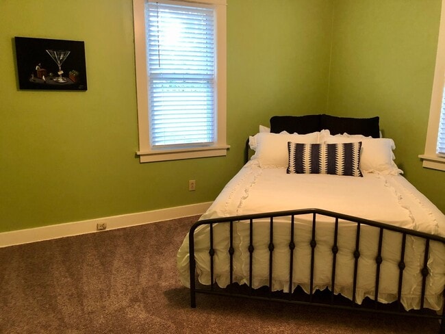 Photo - 1870 Central Ave